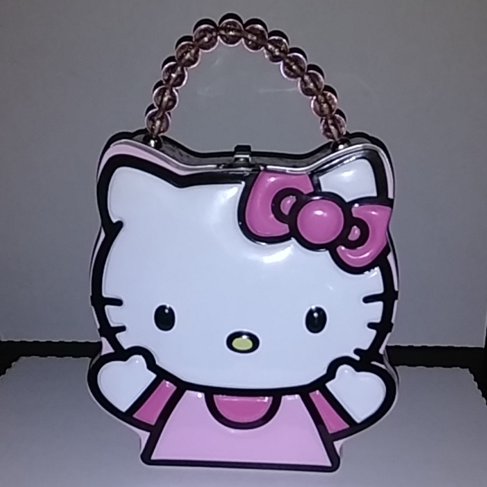 Hello Kitty tin